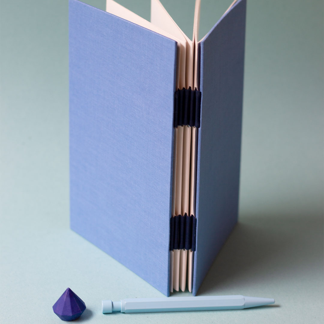 forme-contre-forme-carnets-a5-reliure-australienne-toile-bicolore-80-pages image 1