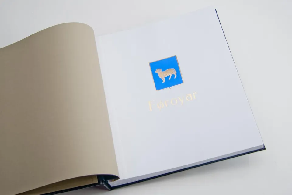 davo-luxe-f-ro-page-de-titre-album-timbres-l-unit image 1
