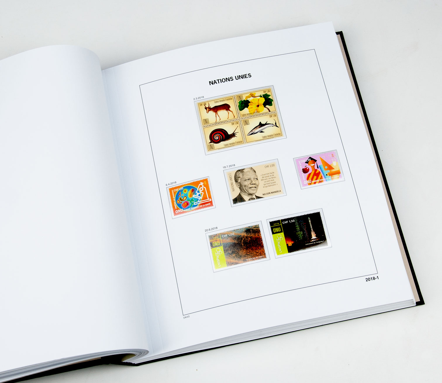 davo-luxe-pages-album-timbres-suisse-onu-2018 image 1