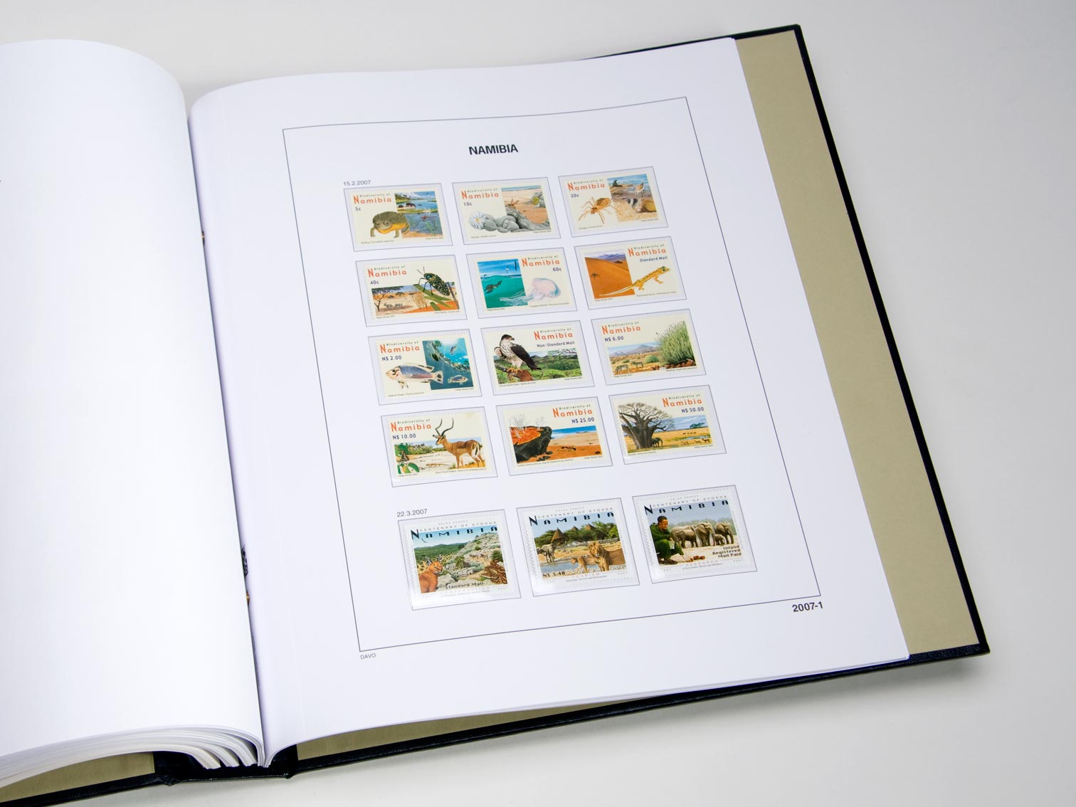 davo-luxe-suppl-ment-namibie-2017-pages-timbres image 1