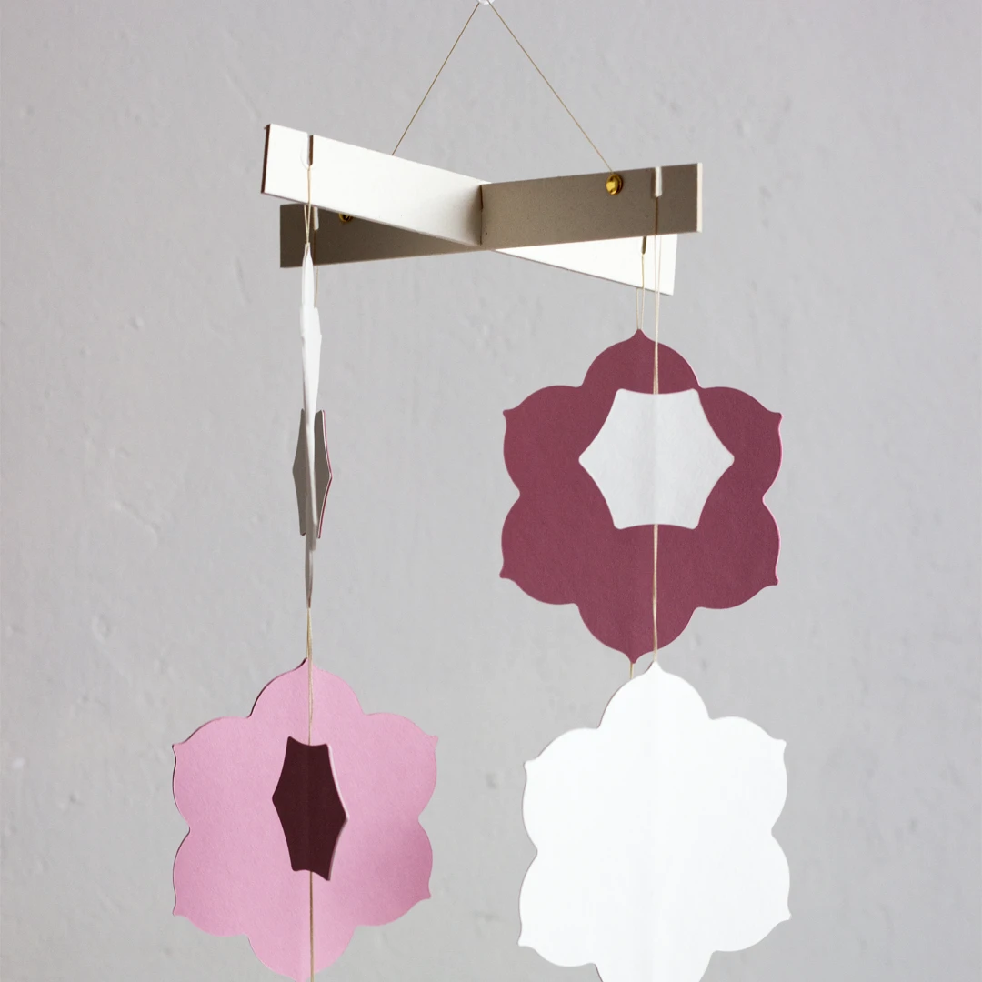 forme-contre-forme-naissance-mobile-b-b-marqueterie-papier-personnalisable image 5