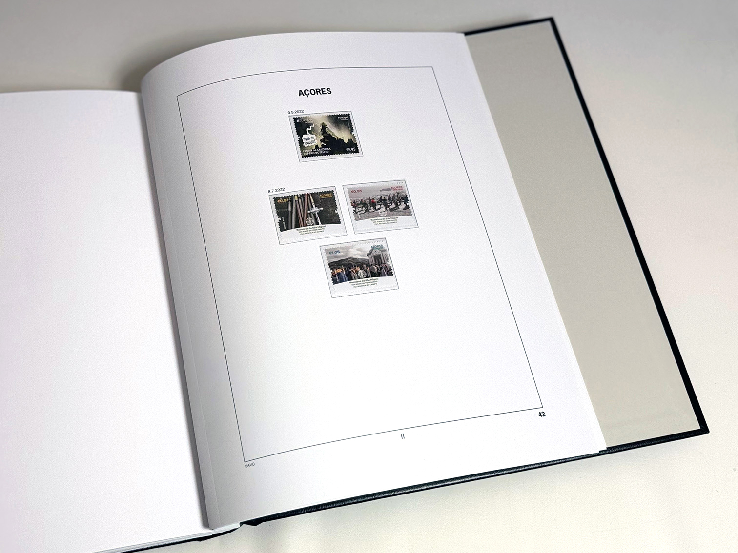 davo-luxe-a-ores-mad-re-2022-pages-album-timbres-170-g image 1