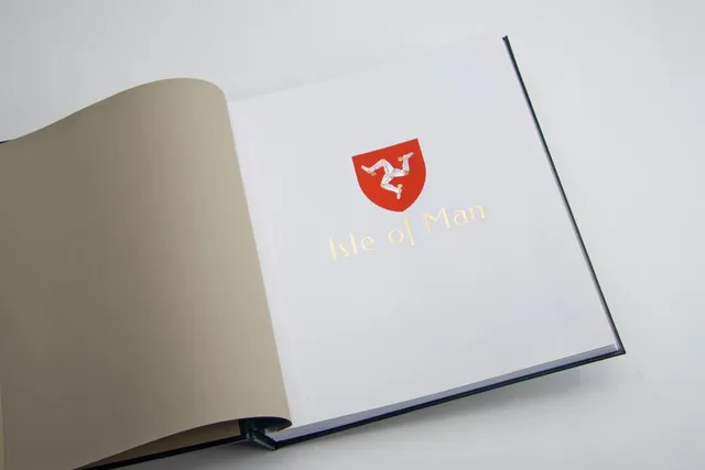 davo-luxe-isle-of-man-page-de-titre-album-timbres-couleur image 1