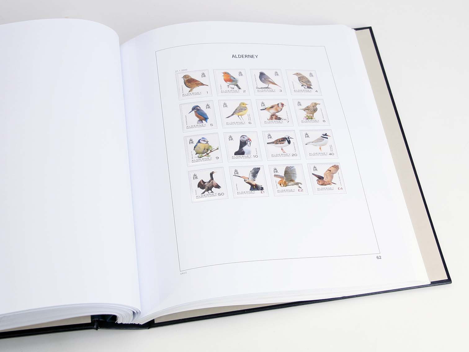 davo-luxe-alderney-2020-pages-album-timbres-170-g image 1
