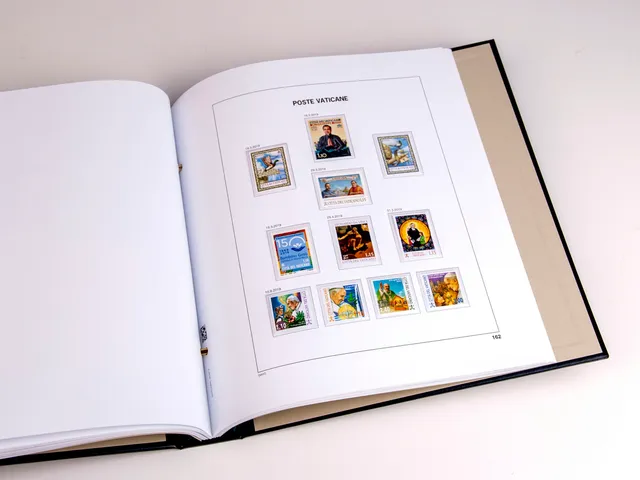 davo-luxe-vatican-2019-pages-d-album-timbres image 1