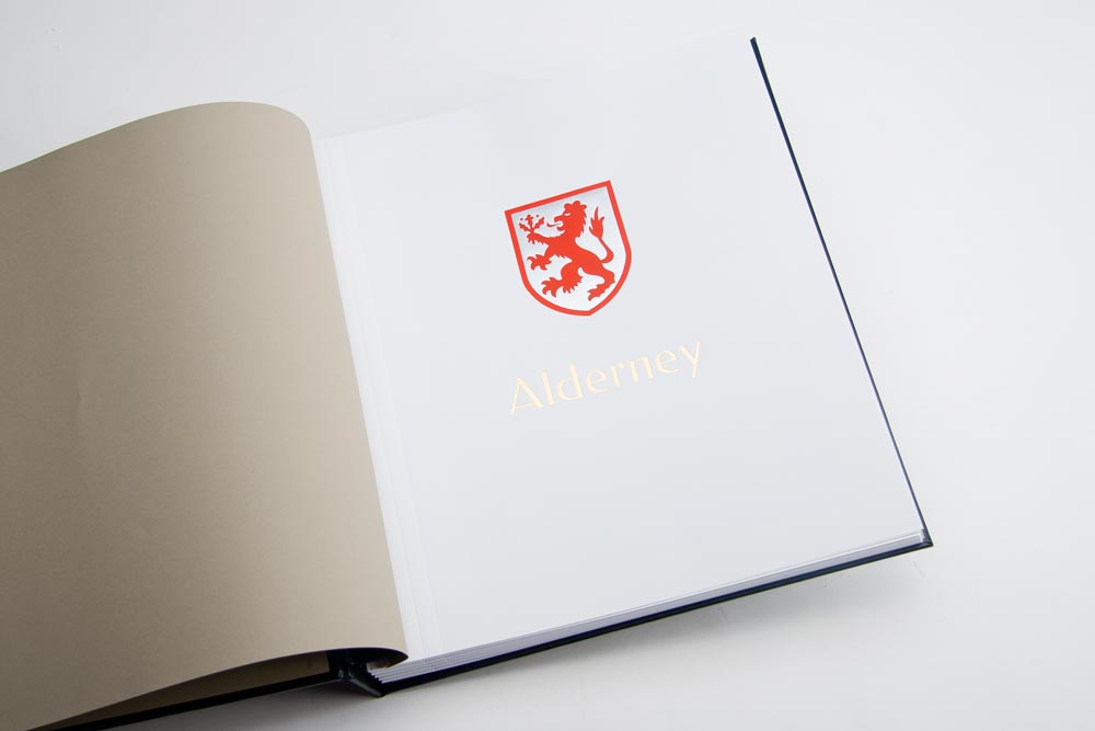 davo-luxe-alderney-page-de-titre-album-timbres image 1