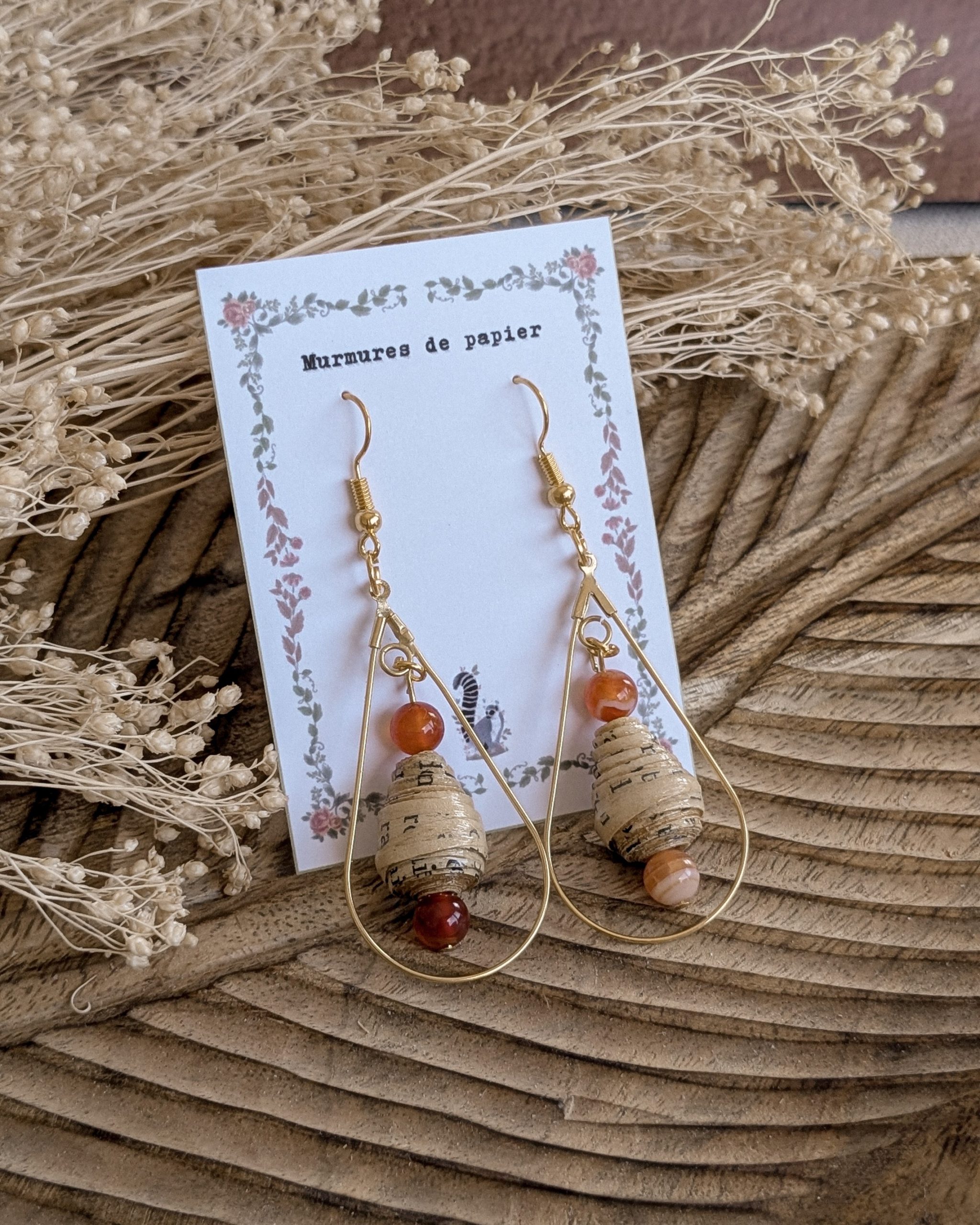 murmures-de-papier-cho-d-encre-boucles-d-oreilles-or-perles-papier image 2