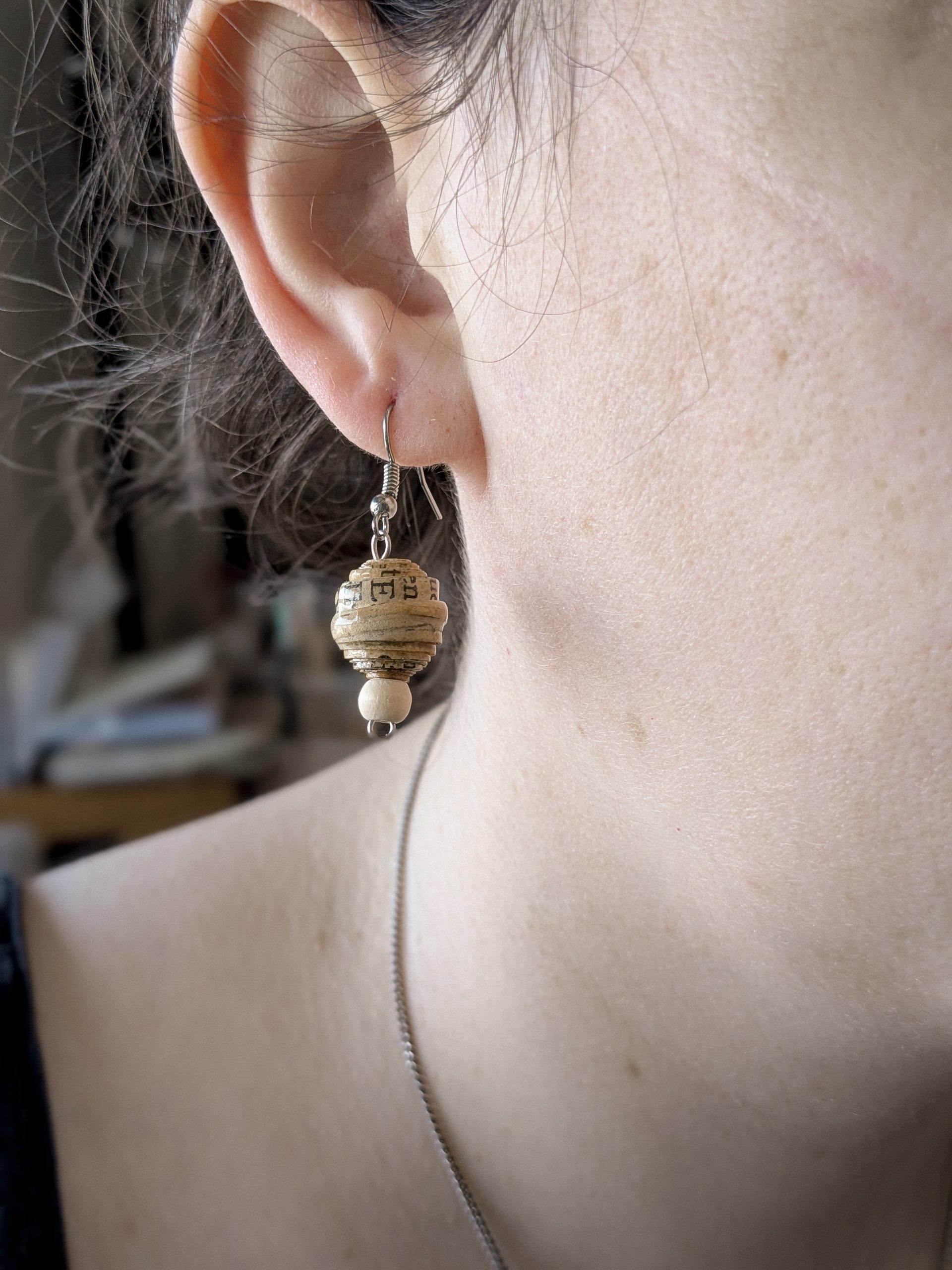 murmures-de-papier-bijoux-boucles-vieille-histoire-perles-de-papier image 3