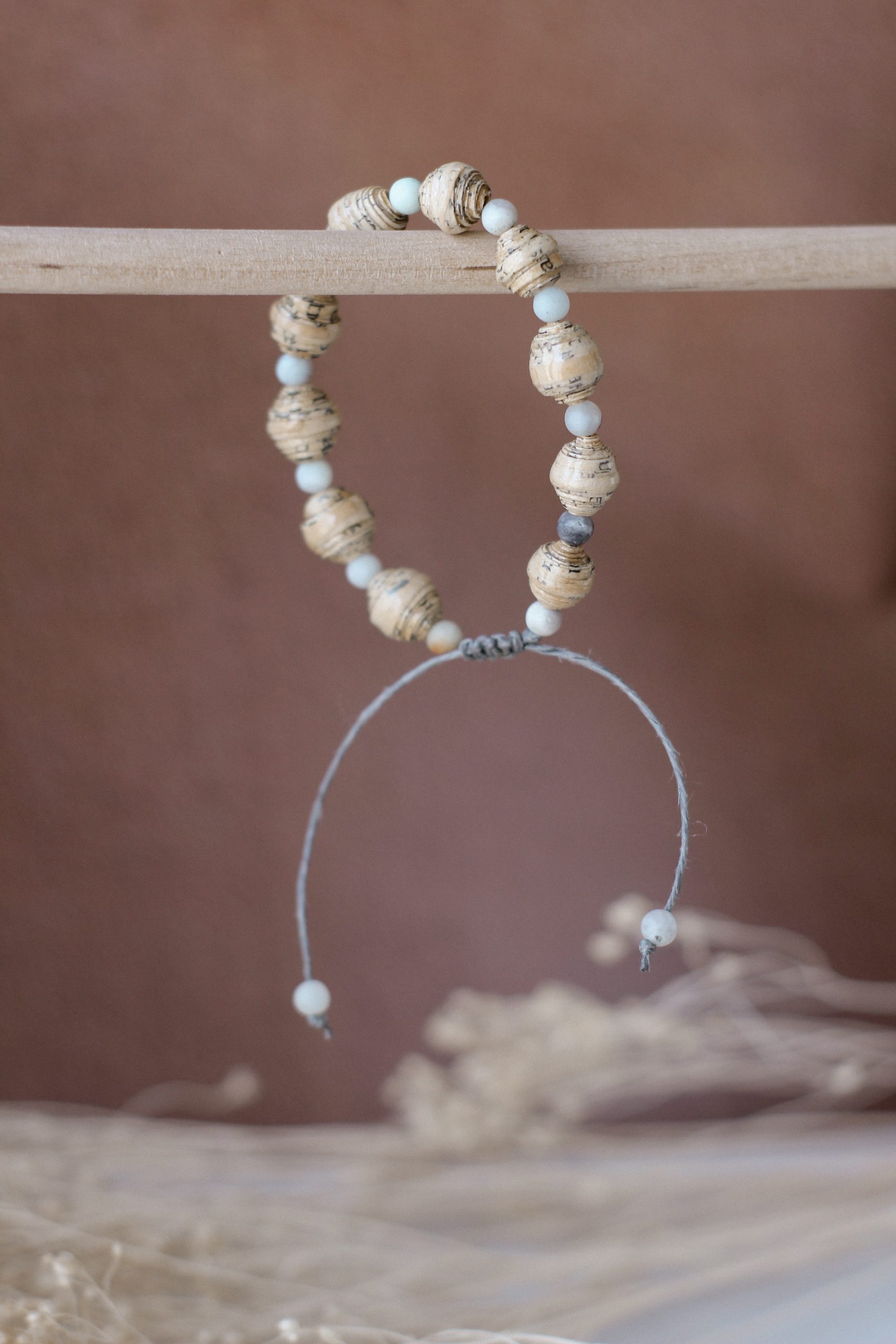 murmures-de-papier-bijoux-m-moire-enroul-e-bracelet-perles-papier image 3