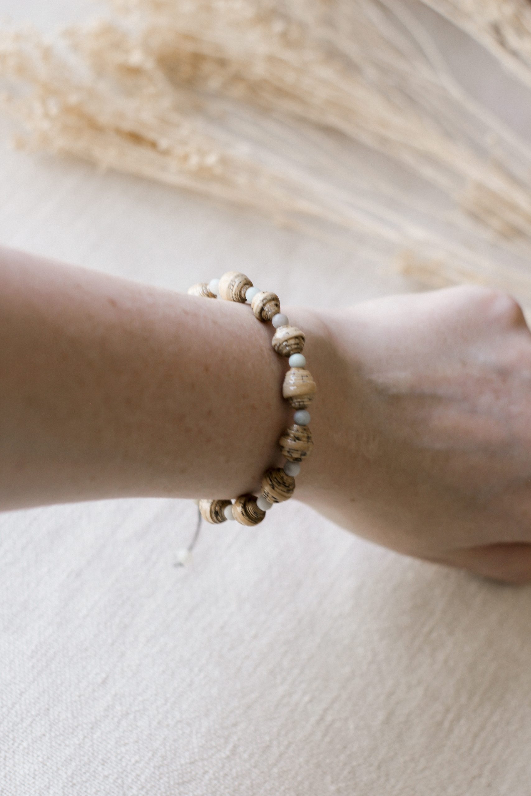 murmures-de-papier-bijoux-m-moire-enroul-e-bracelet-perles-papier image 4