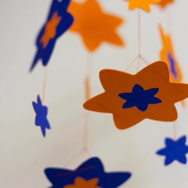 forme-contre-forme-naissance-mobile-b-b-marqueterie-papier-personnalisable image 1